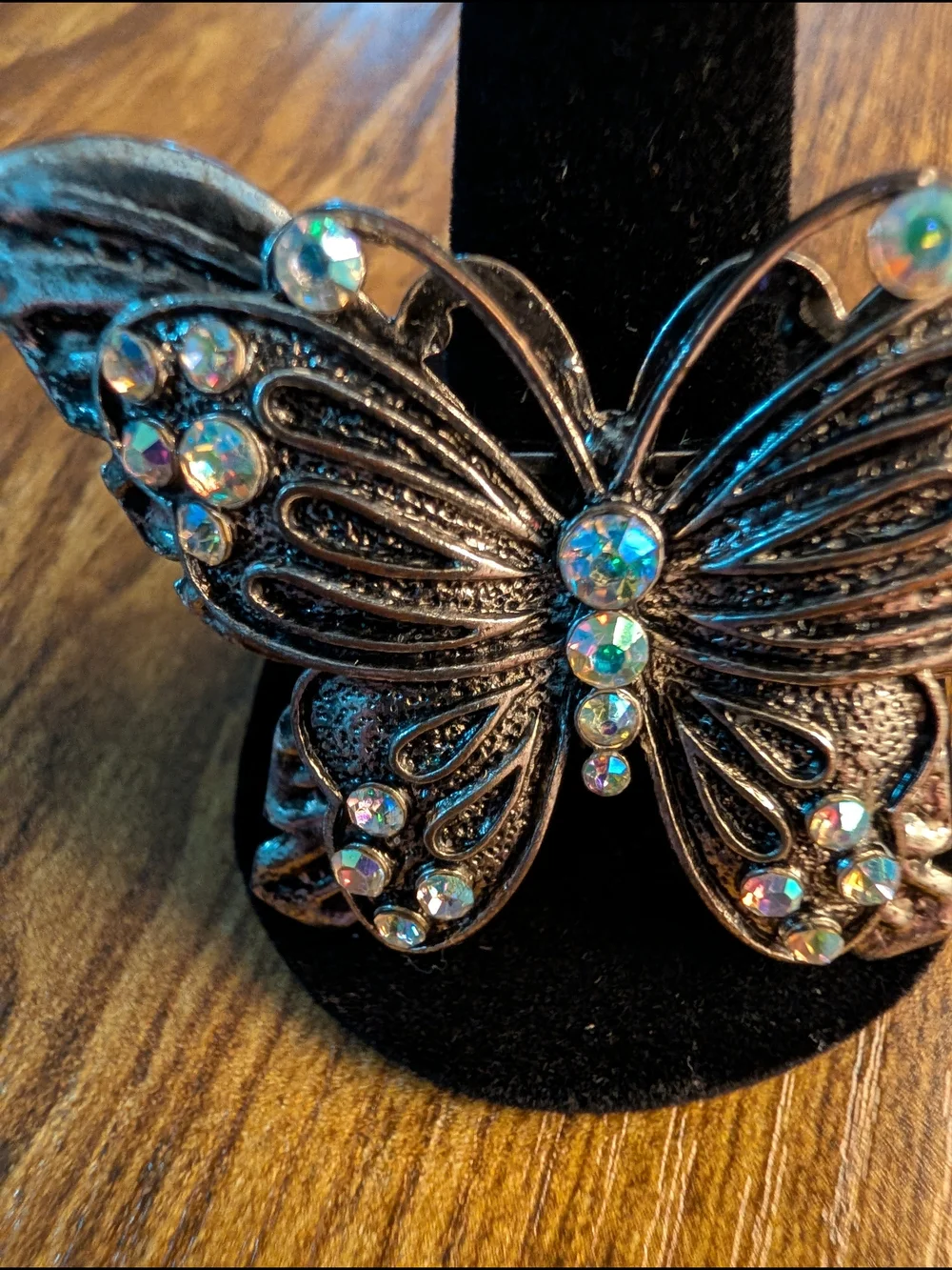 Butterfly Statement Stretch Ring with Aurora Crystal Accents in Silver